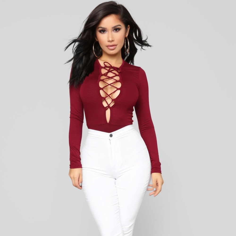 Fashion Nova - Long Sleeve Burgundy Bodysuit Size Small (BRAND NEW WITH TAG)